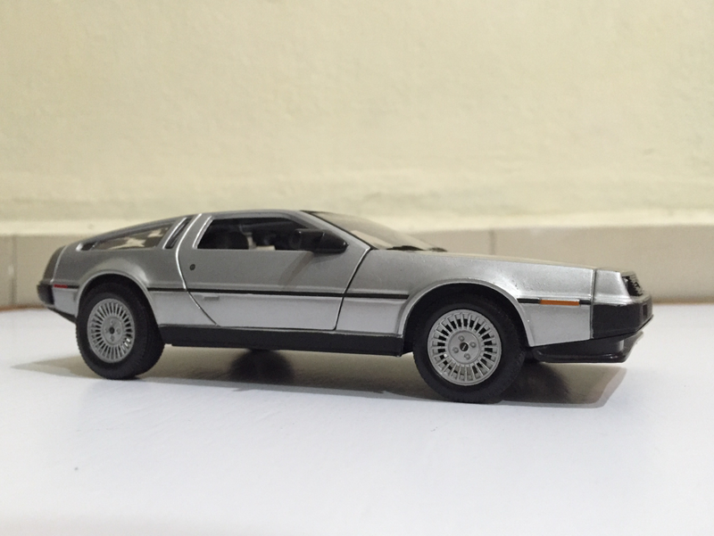Illustration for article titled It's a DeLorean DMC-12 kind of Christmas